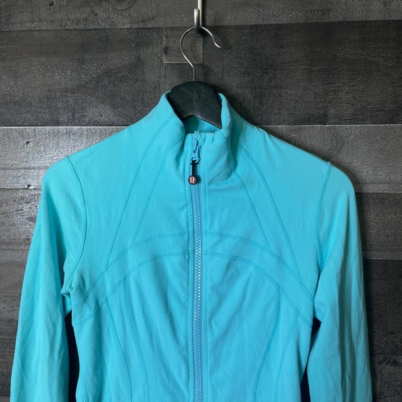 SOLD Lululemon Define Jacket 6 - Picture 4 of 9